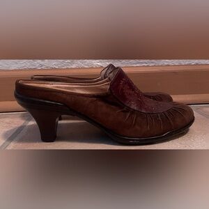 Sofft Brown Suede Slip On Mules Maroon Paisley Design Leather Onlay Women's; 9.5